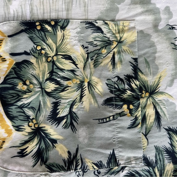 Vintage Tommy Bahama Green and Yellow Casual Button Down Shirt - Picture 4 of 7